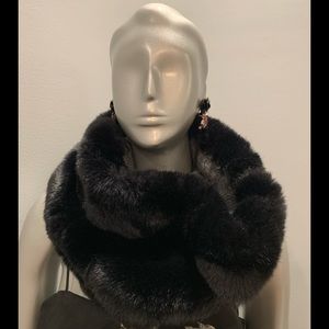 Faded Glory reversible Talla Unica Fur Trim